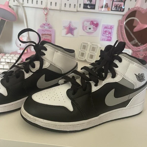 Air Jordan 1 mid ‘shadow’ GS - Picture 3 of 5